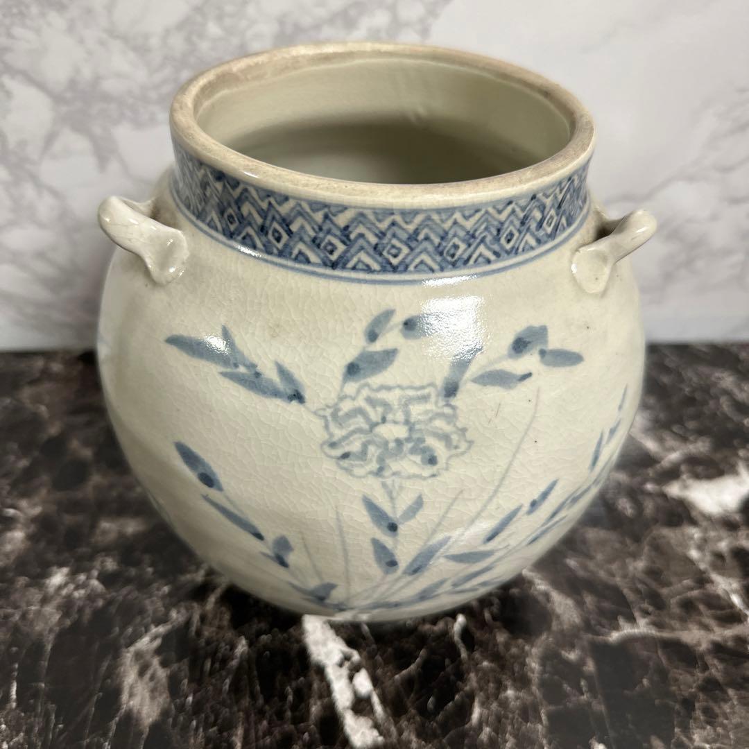 時代、伊万里、三耳壺。　　無傷。