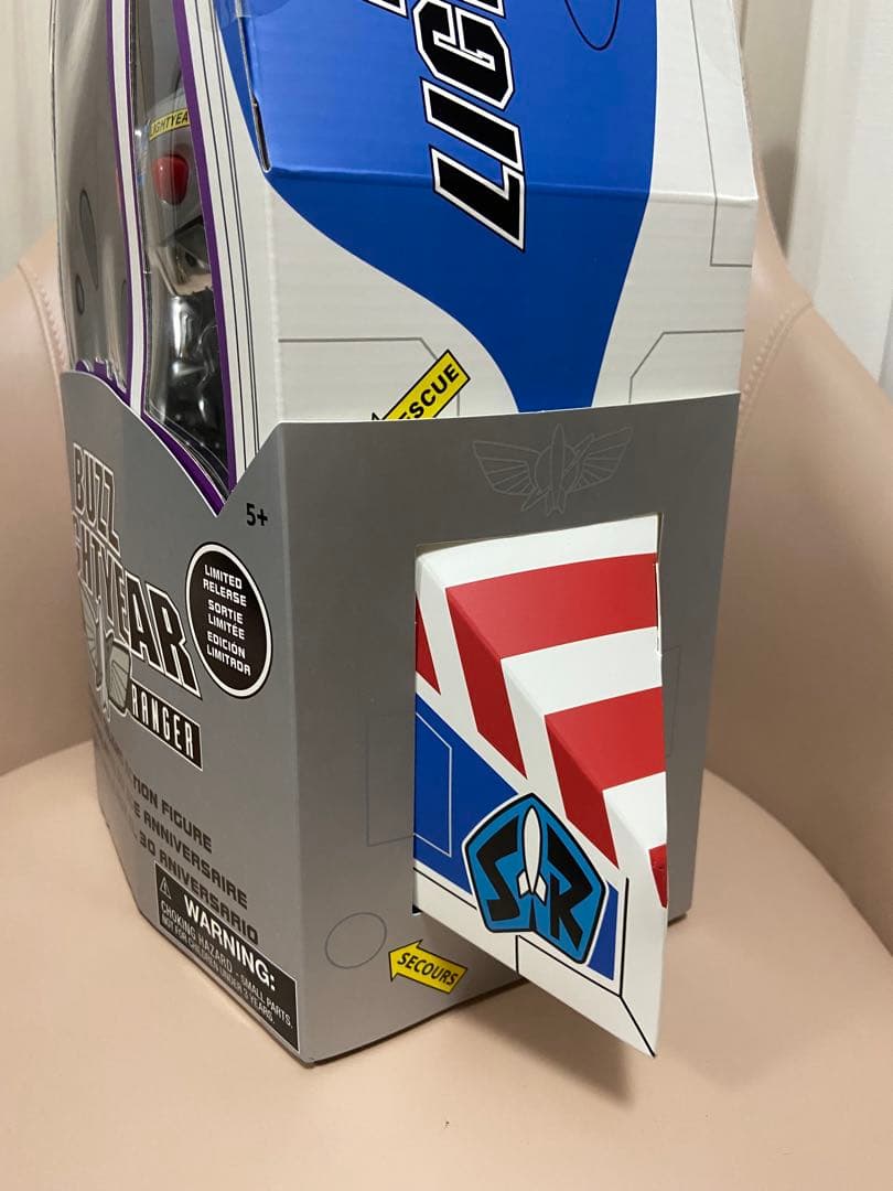 トイストーリー 30周年 バズ・ライトイヤー トーキングアクションフィギュア