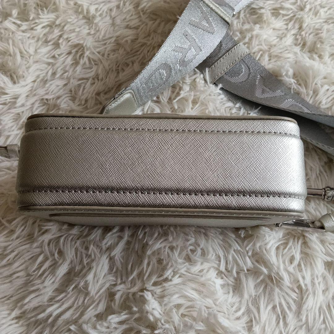 MARK JACOBSマークジェイコブスシルバーショルダーバッグ