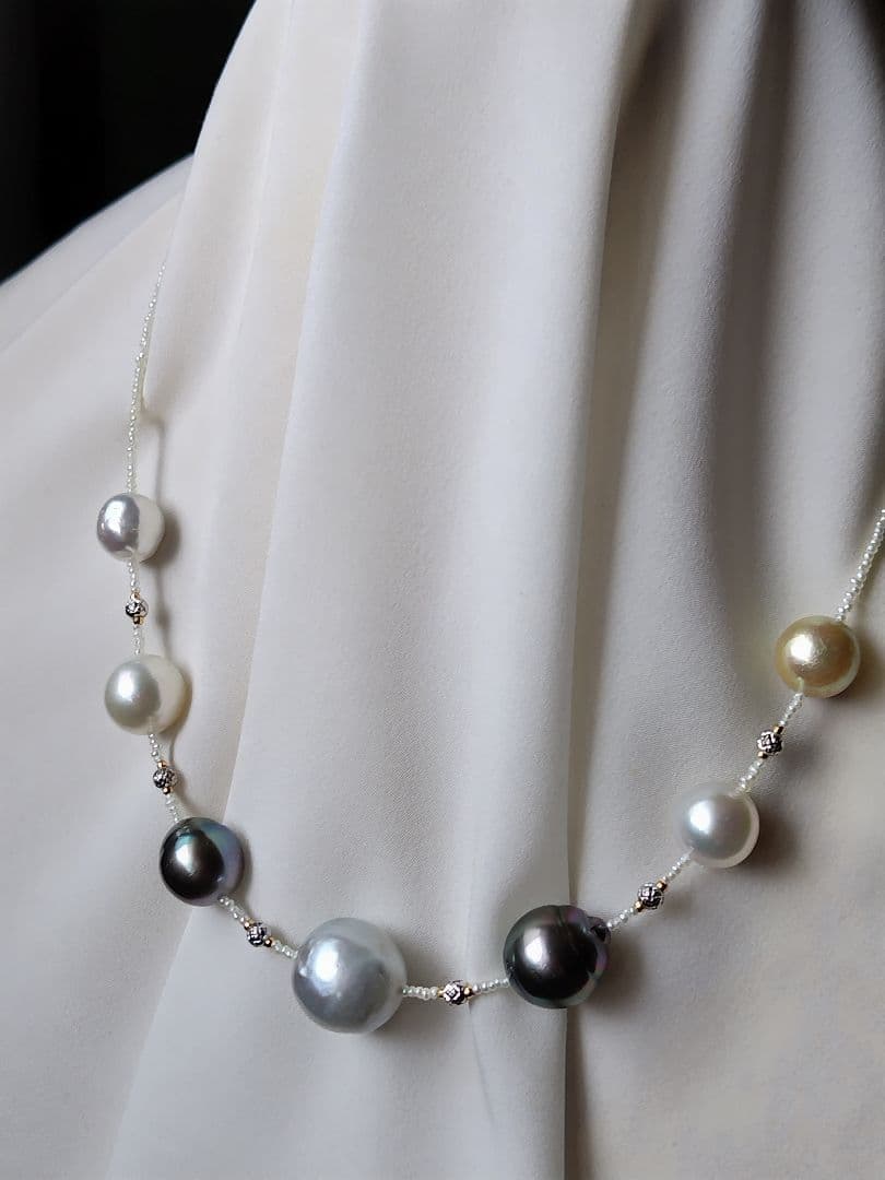 白蝶、黒蝶真珠、アコヤ砂芥子パール オメガ風ネックレス