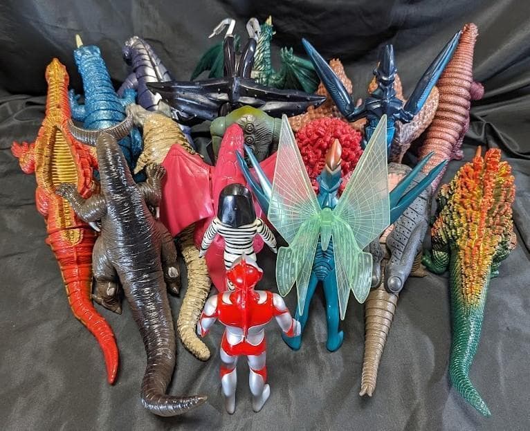 ウルトラマンパワード＆登場怪獣・宇宙人（バンダイ）ソフビコンプリート18体セット