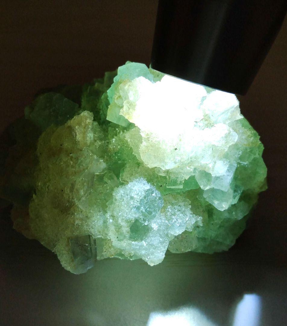 グリーンアポフィライト（魚眼石）　鉱物標本