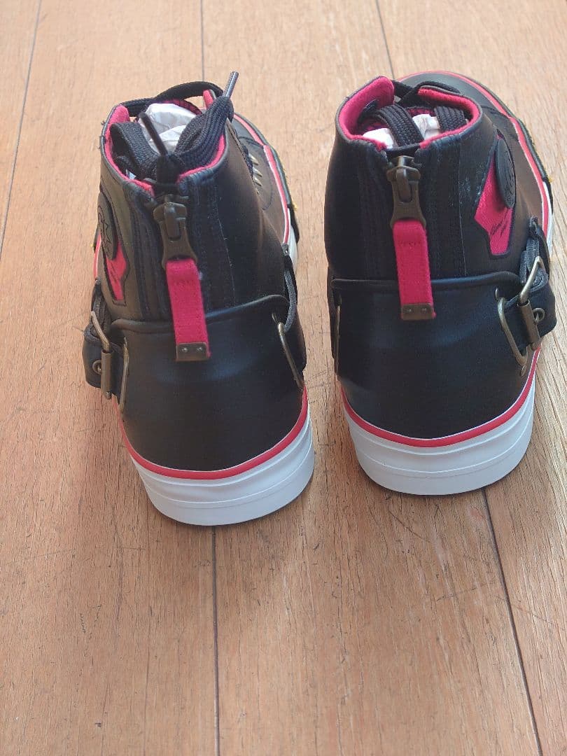 GUILTY GEAR Xrd ソル=バッドガイ スニーカー 24cm