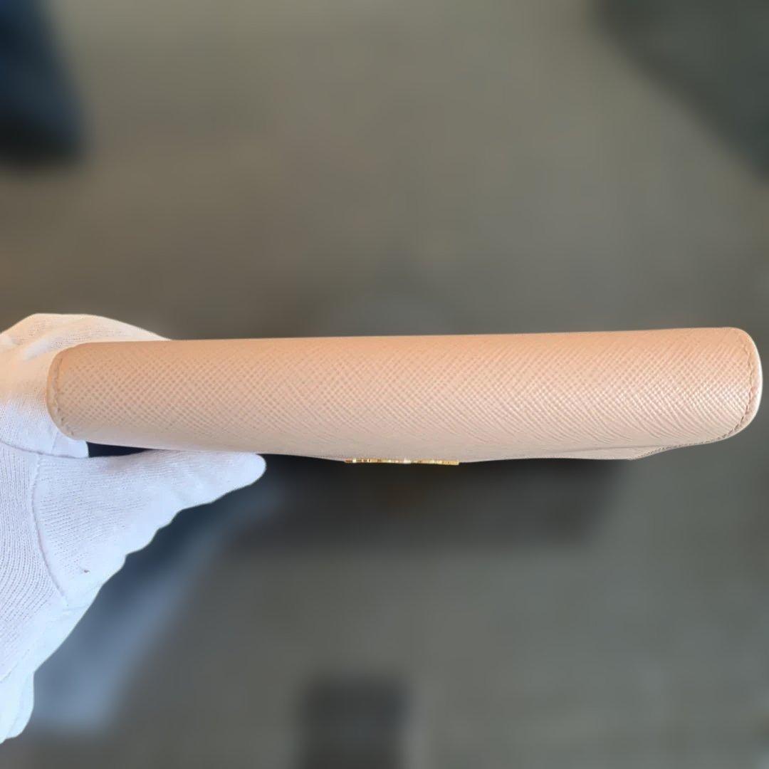 PRADA サフィアーノレザー 財布 ベージュ