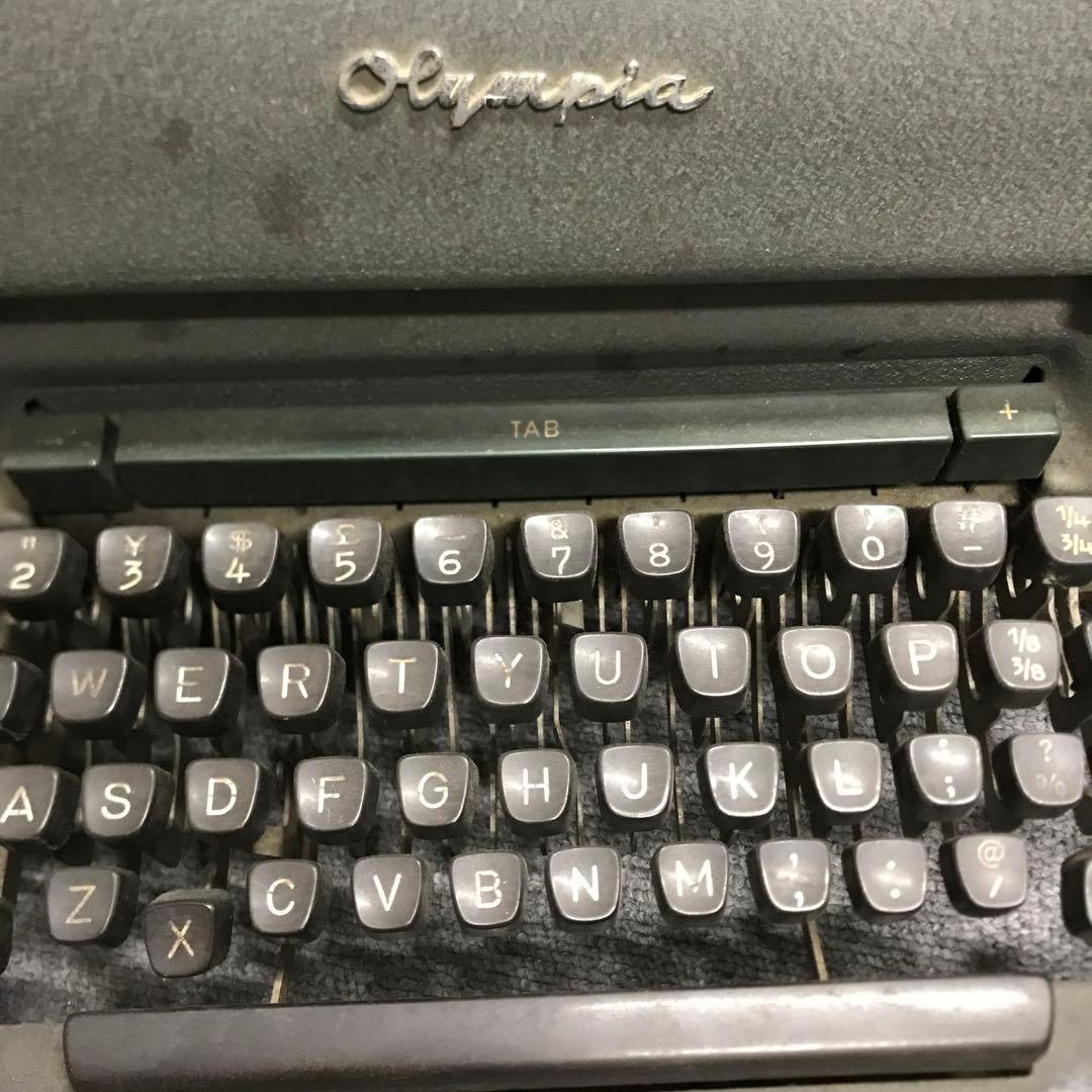 Olympia タイプライター 黒　ヴィンテージ1960年代