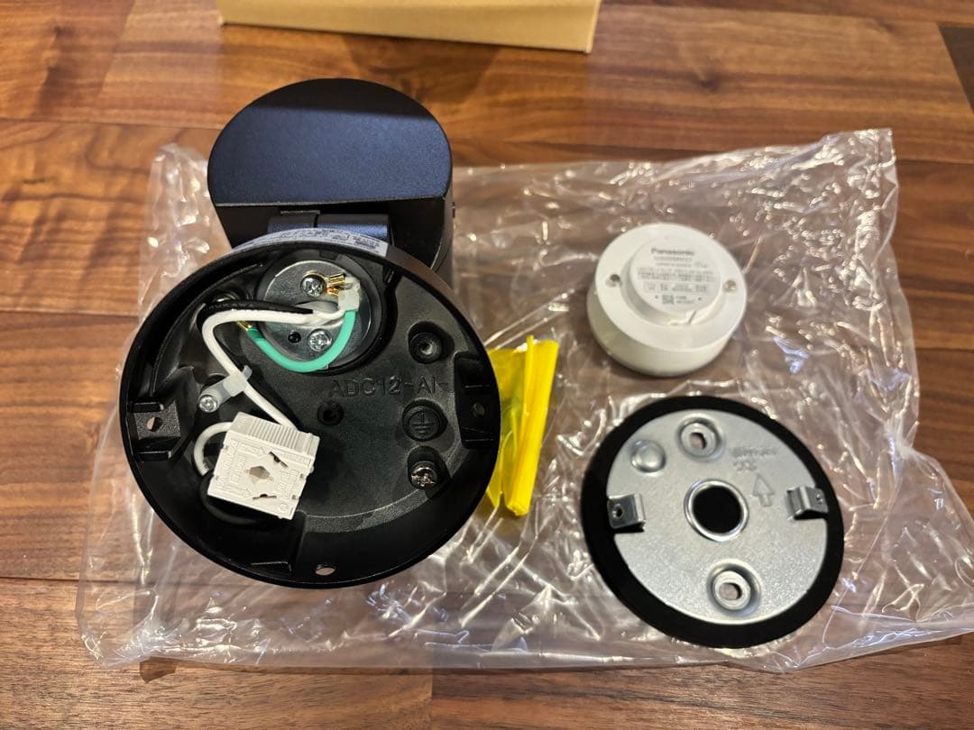 LEDスポットライトLGW41000 & フラットランプ LLD2000Nce1