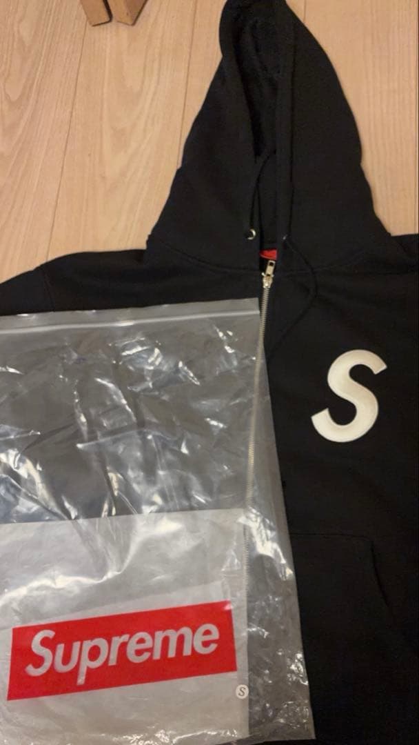 Supreme Sロゴ ブラック フルジップパーカー