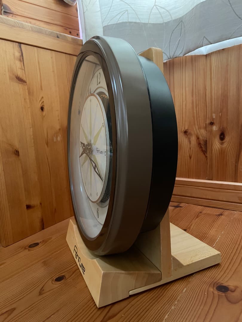 Perfumeオリジナルからくり時計&台座セット