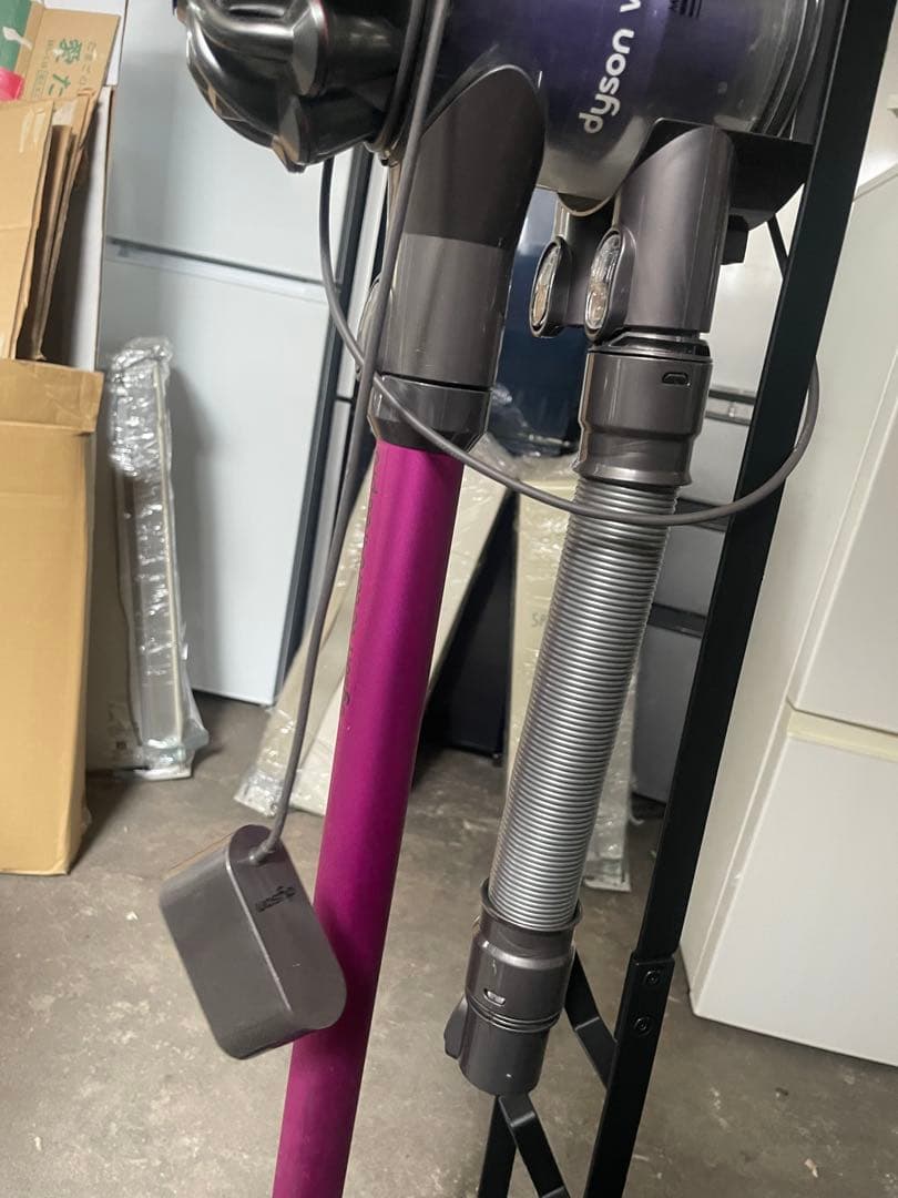 ダイソン V6 trigger+ ハンディクリーナー パープル+掃除機掛けもの