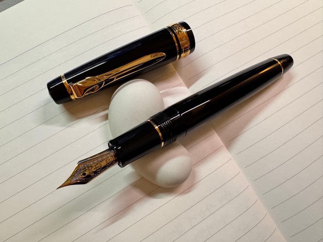 セーラー万年筆 プロフェッショナルギアΣ金ブラック 細字 11-2517-220