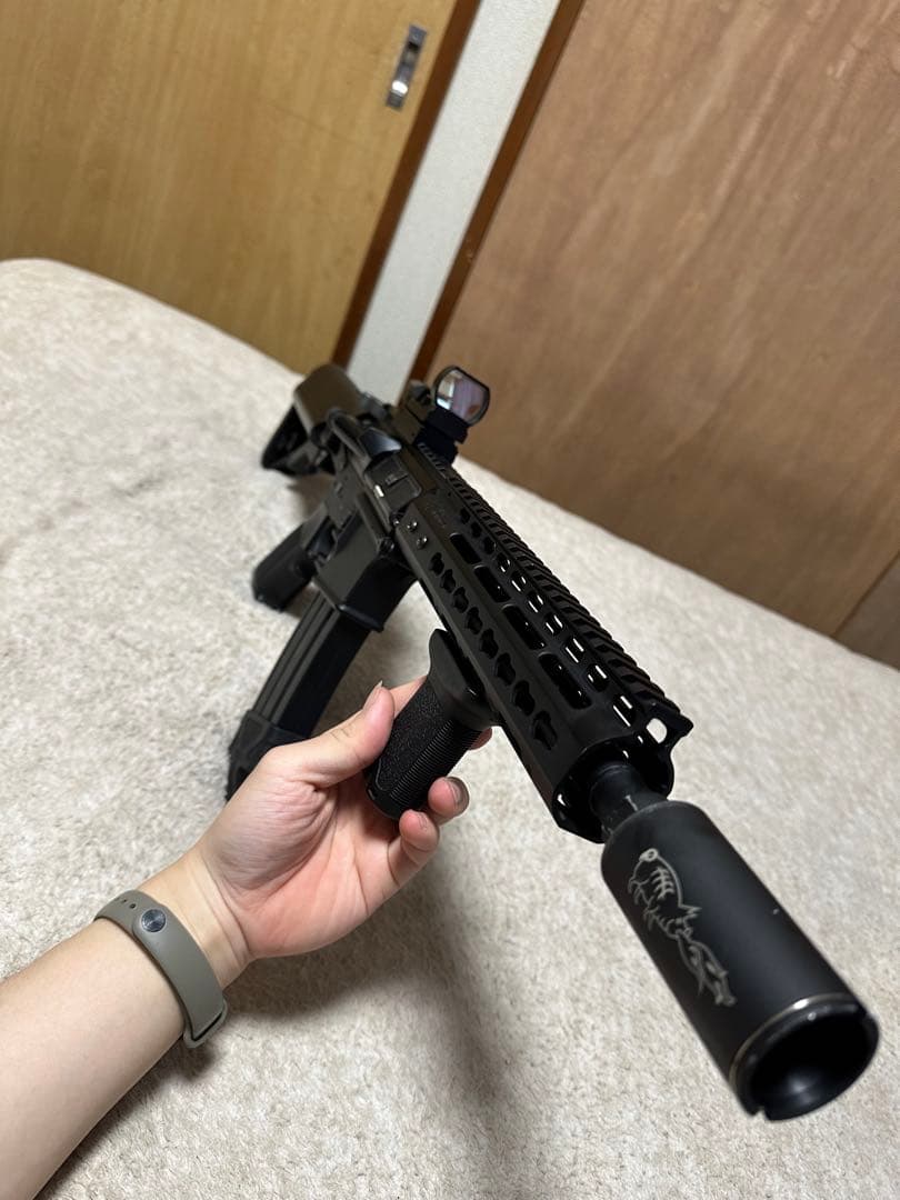 東京マルイ 次世代電動ガン M4A1 CQB-R カスタム付 属品多数