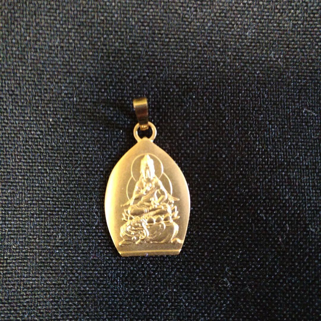 K18。ペンダントトップ。少林山。達磨寺。十二支御守御本尊。菩薩。開運、招福。