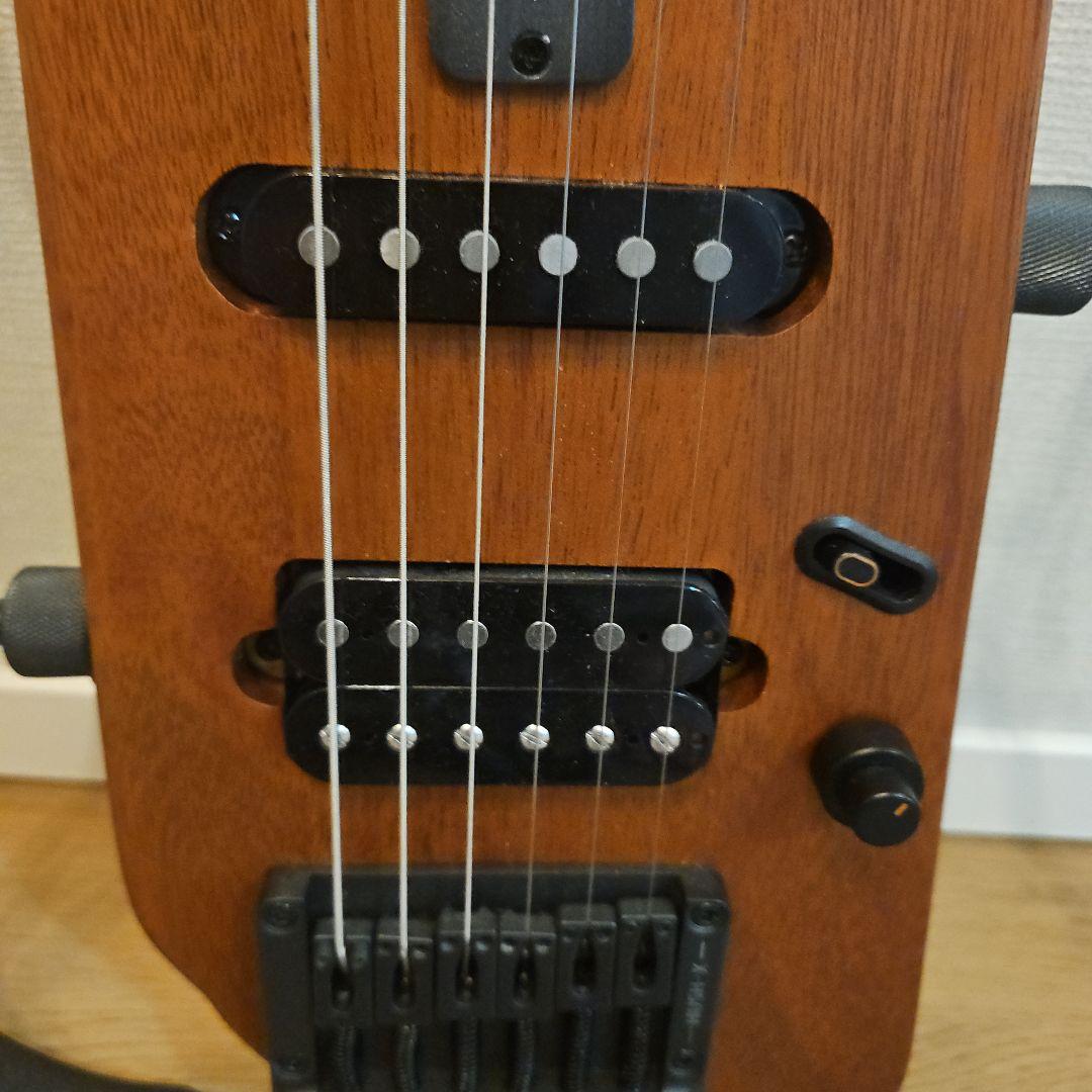 青シャツ　Donner HUSH-X エレキギター