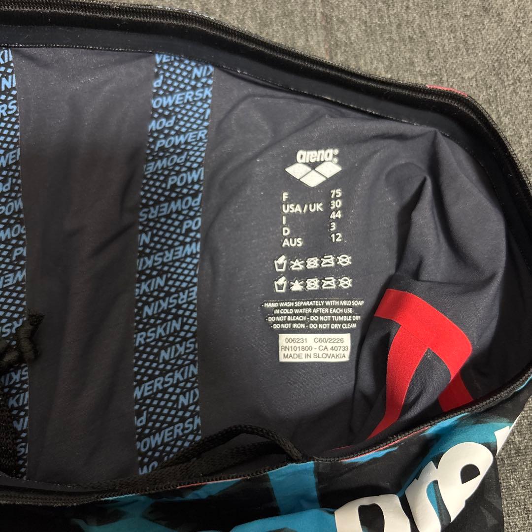 arena 競泳水着 carbon 黒