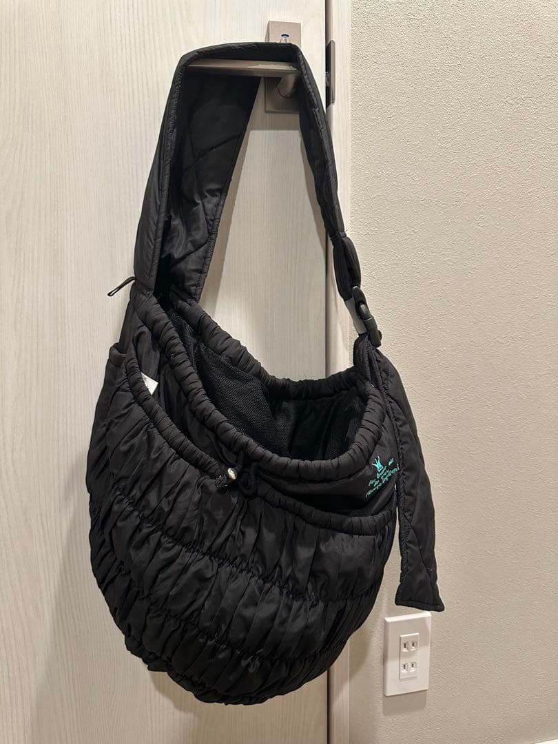 アズノゥアズデイワン　ブラック ドッグスリング