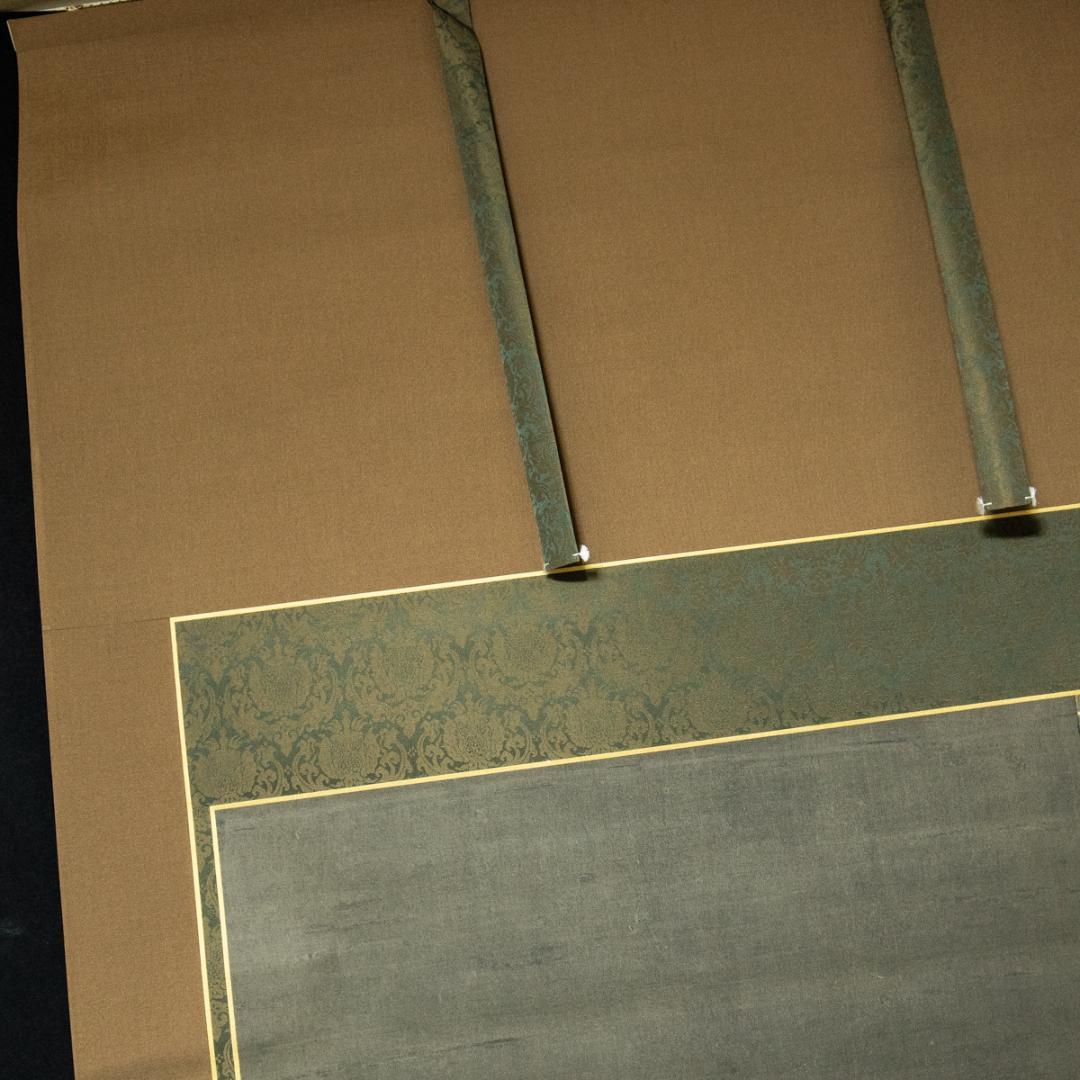 掛軸-1498　親鸞聖人像　熊皮御影　宇佐美松鶴堂　複製　総幅101センチの大幅