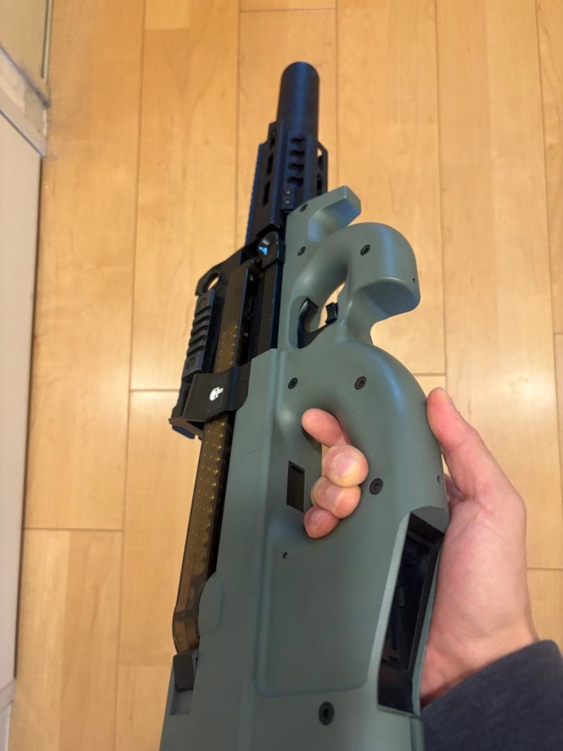 東京マルイ　P90