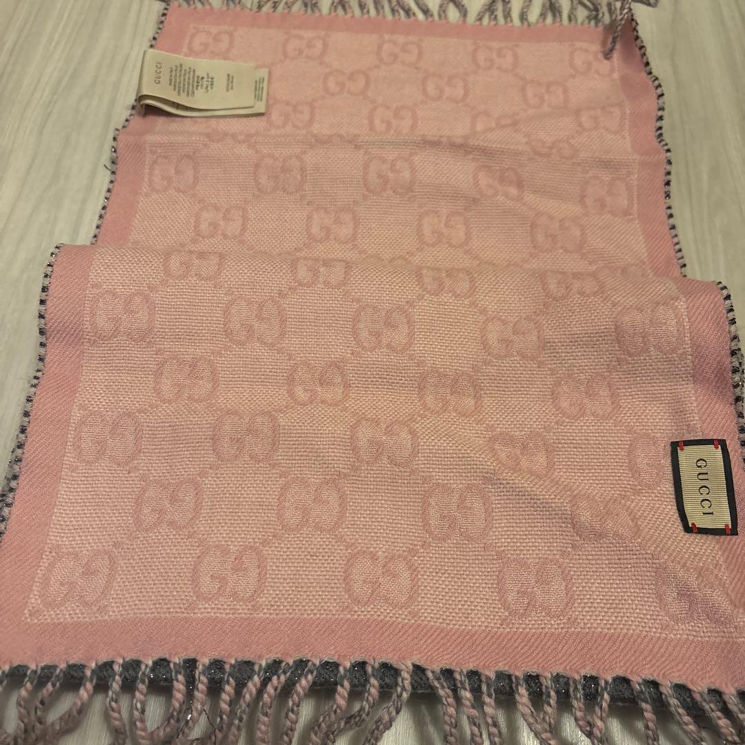 GUCCI ダークグレー マフラー