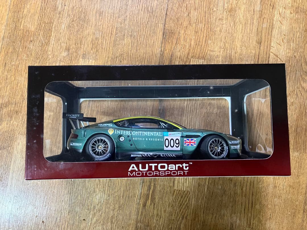 未開封 1/18 オートアート アストンマーチ DBR9 2007 #009