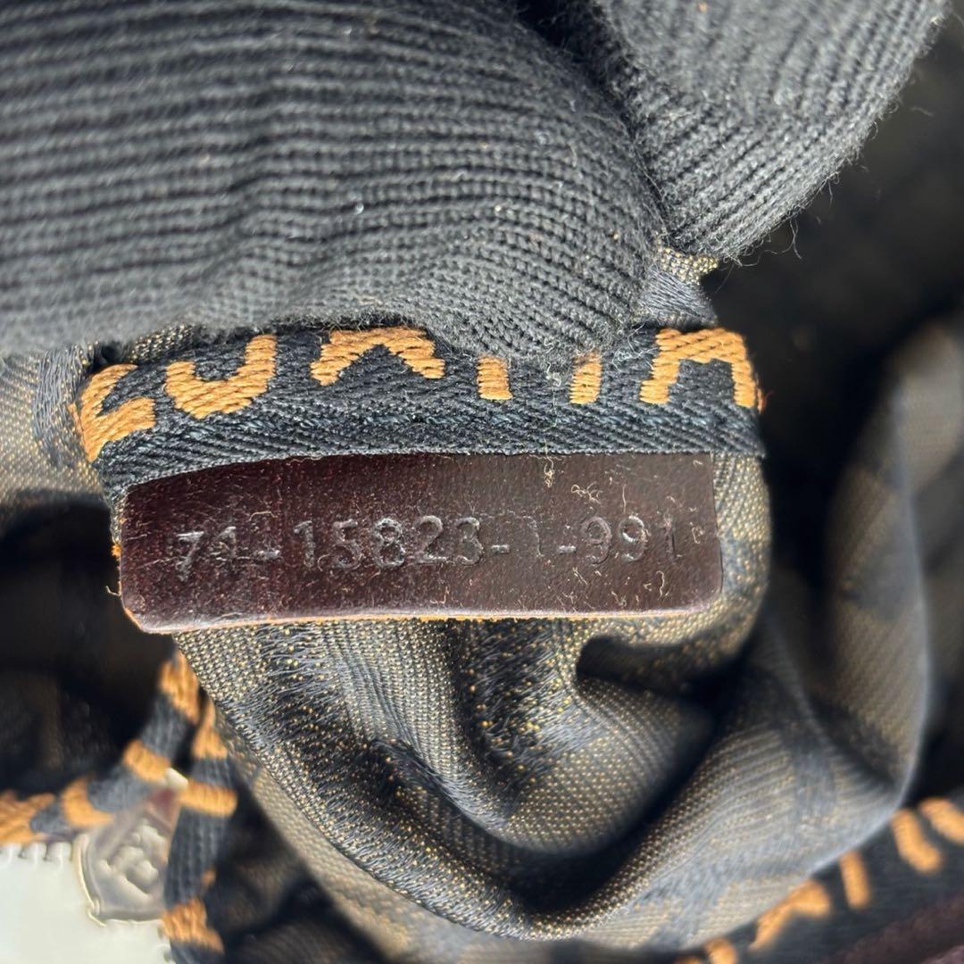 美品　FENDI フェンディ　ハンドバッグ　M011