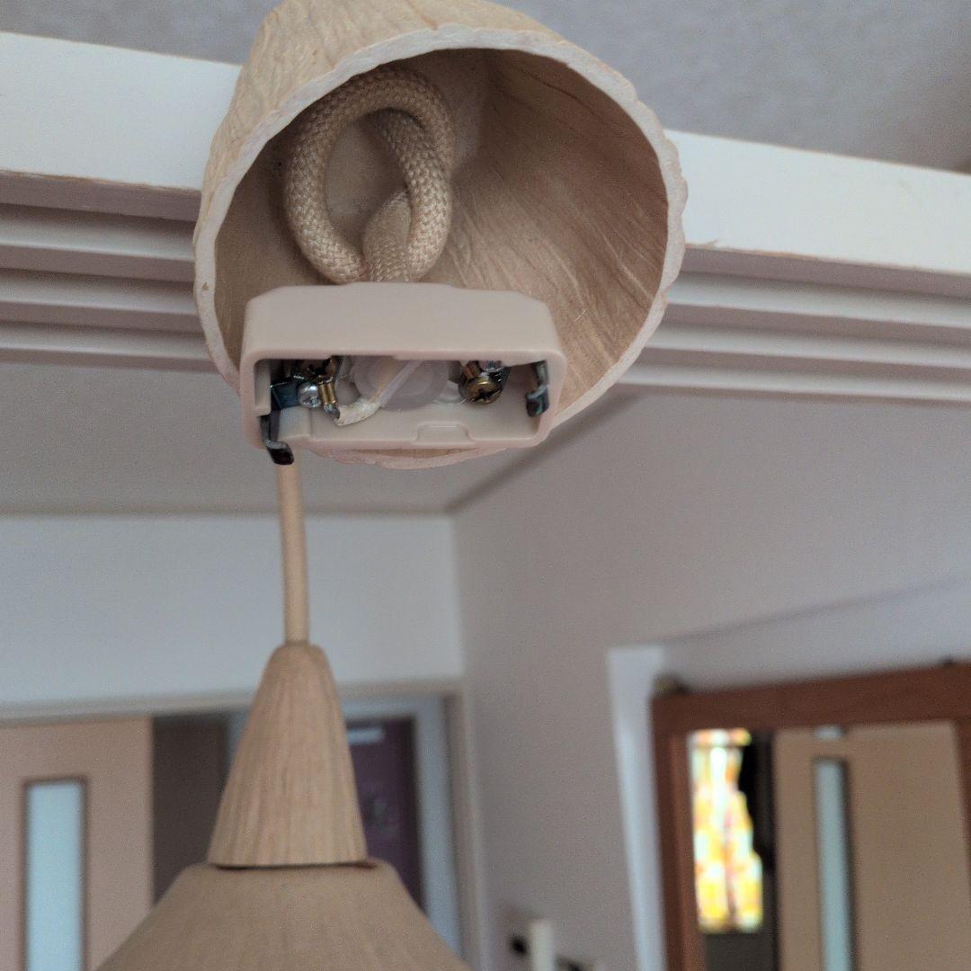 村松さちえさん　ピンク 花びら ペンダントライト