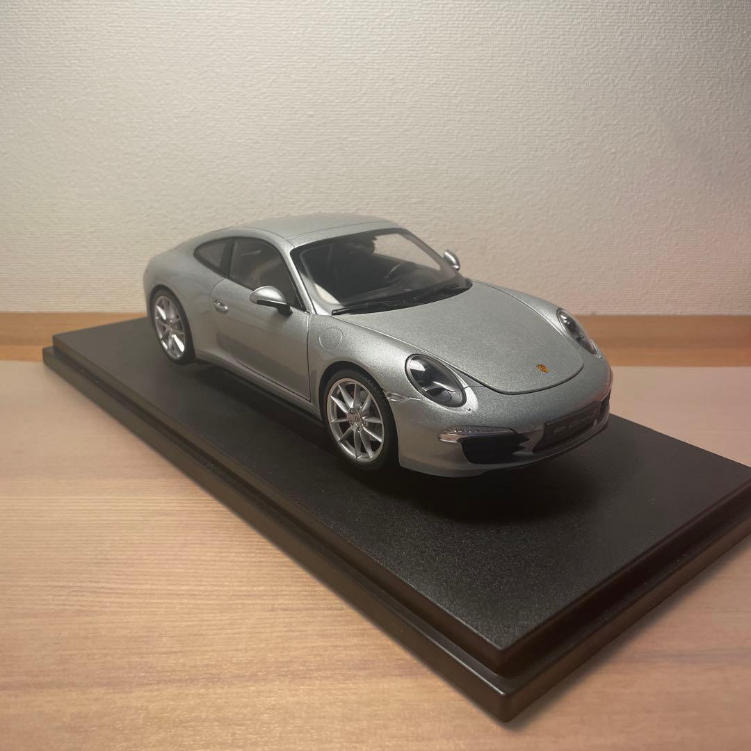 ミニカー Welly Porsche 911 (991) Carrera S 1/18