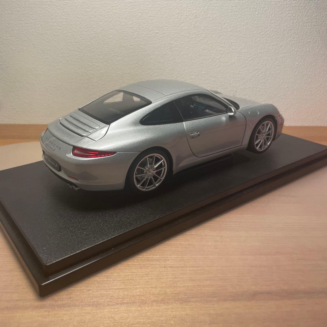 ミニカー Welly Porsche 911 (991) Carrera S 1/18