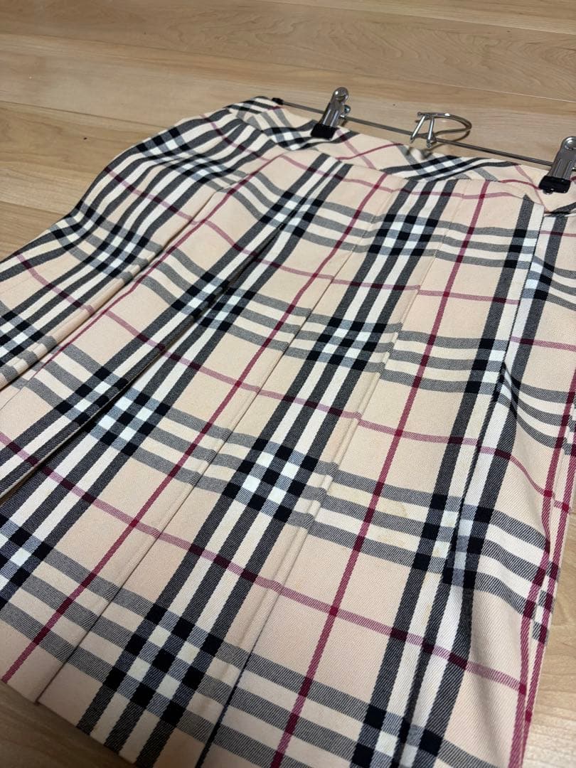 Burberry バーバリーノバチェックプリーツスカート ベージュ　Mサイズ