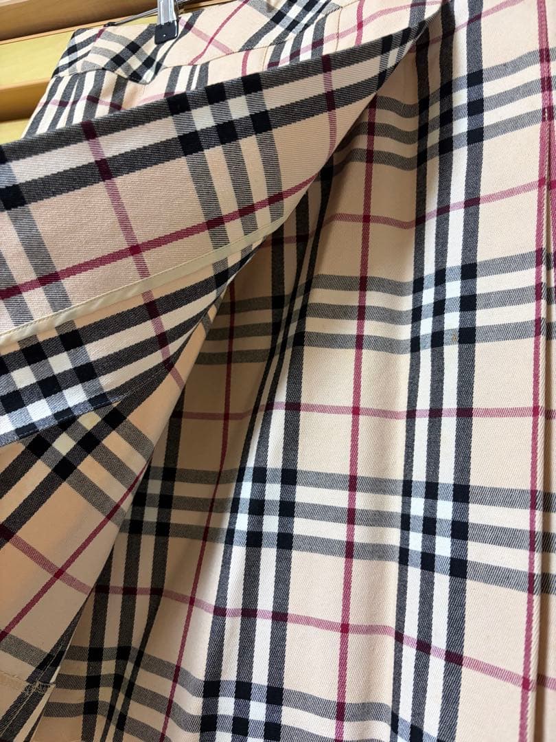 Burberry バーバリーノバチェックプリーツスカート ベージュ　Mサイズ