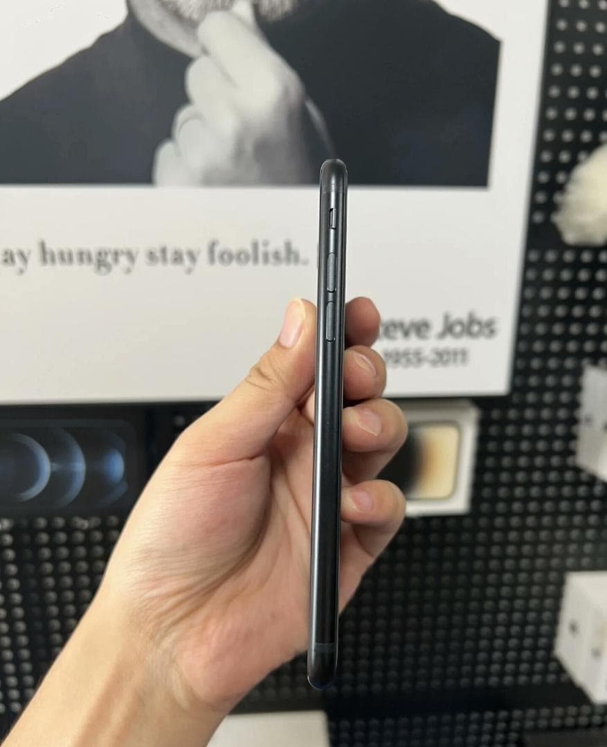 年末特価 iPhone SE3 128GB 黒 SIMフリー