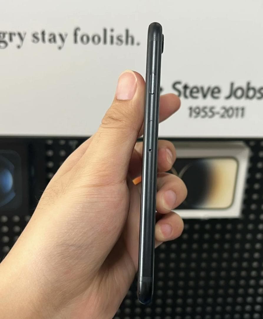 年末特価 iPhone SE3 128GB 黒 SIMフリー