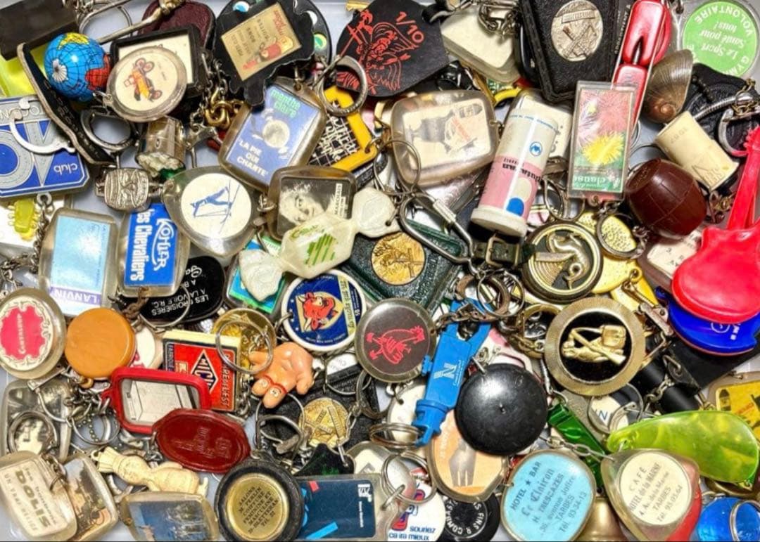 989【限定特価!100個!】ヴィンテージフランスフレンチ キーホルダー