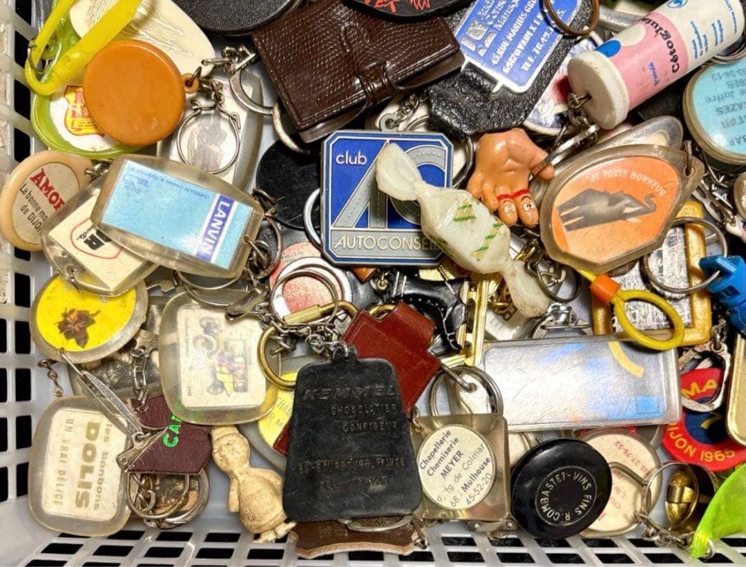 989【限定特価!100個!】ヴィンテージフランスフレンチ キーホルダー