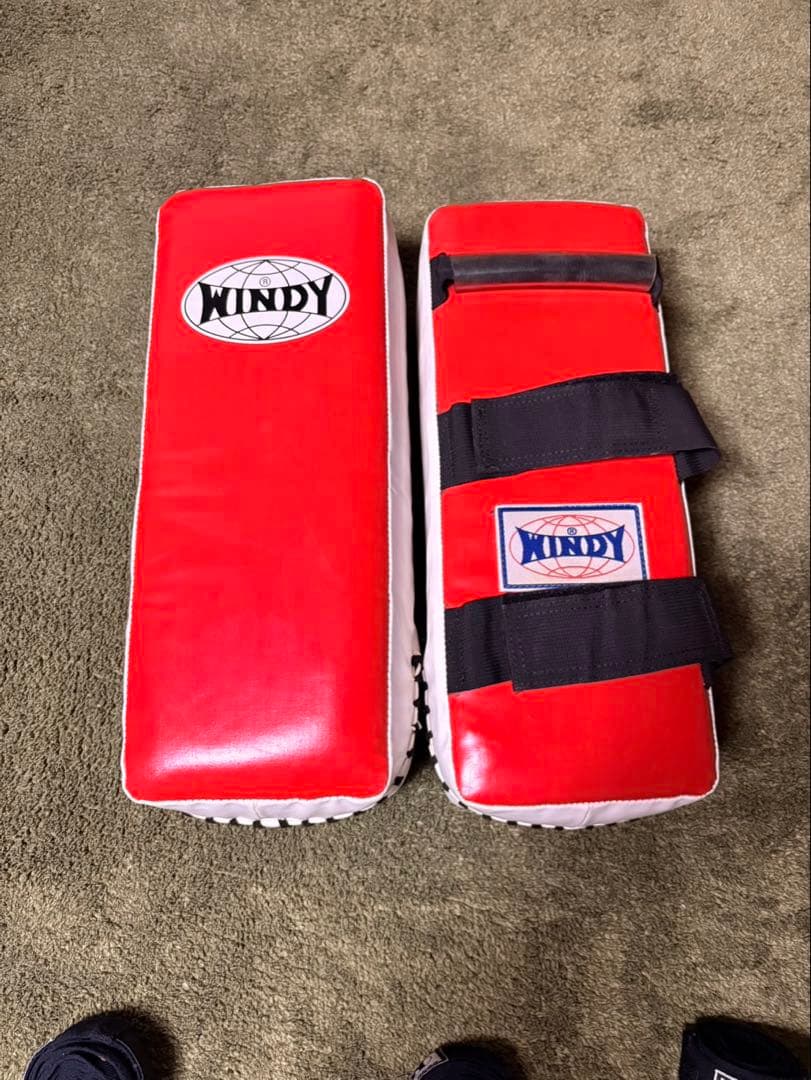 WINDY ボクシンググローブ キックミット　シンガードセット　週末限定値引き‼️