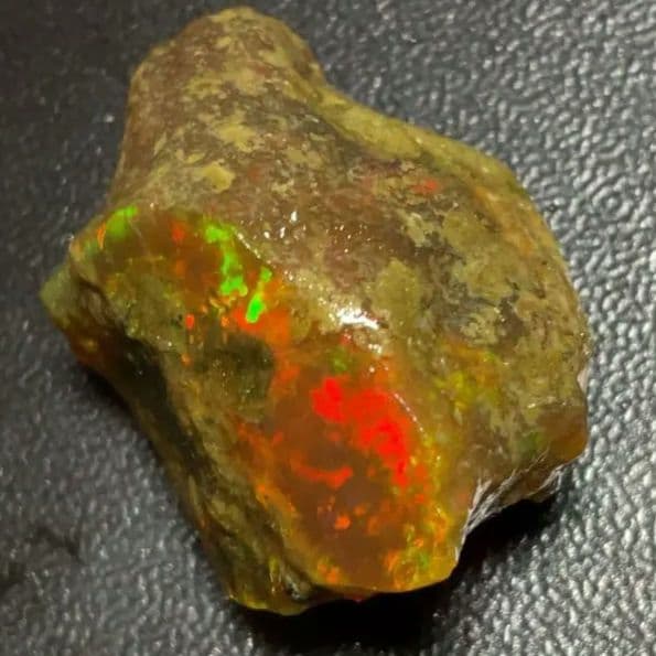 【35CT】エチオピア　オパール　原石　オレンジ　赤　緑　鉱物標本