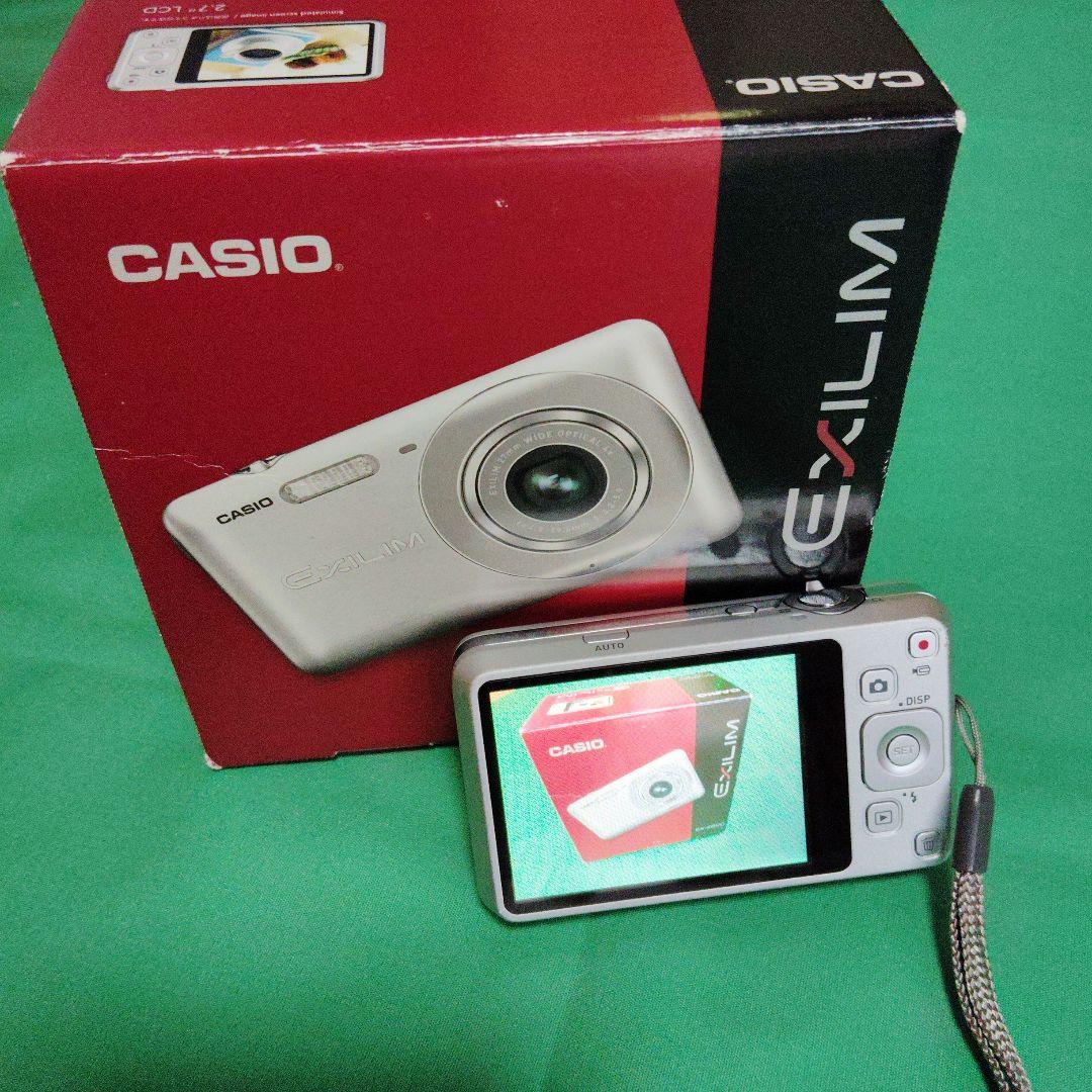 CASIO EX-Z800 シルバー デジカメ　デジタルカメラ