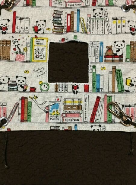 モモンガハウス(パンダ読書柄)ボア茶色  1900円