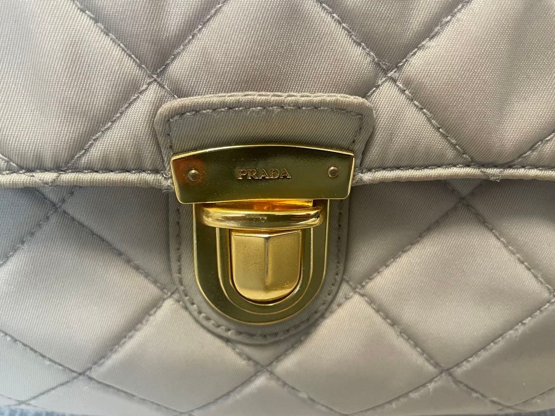 PRADA グレー ショルダーバッグ