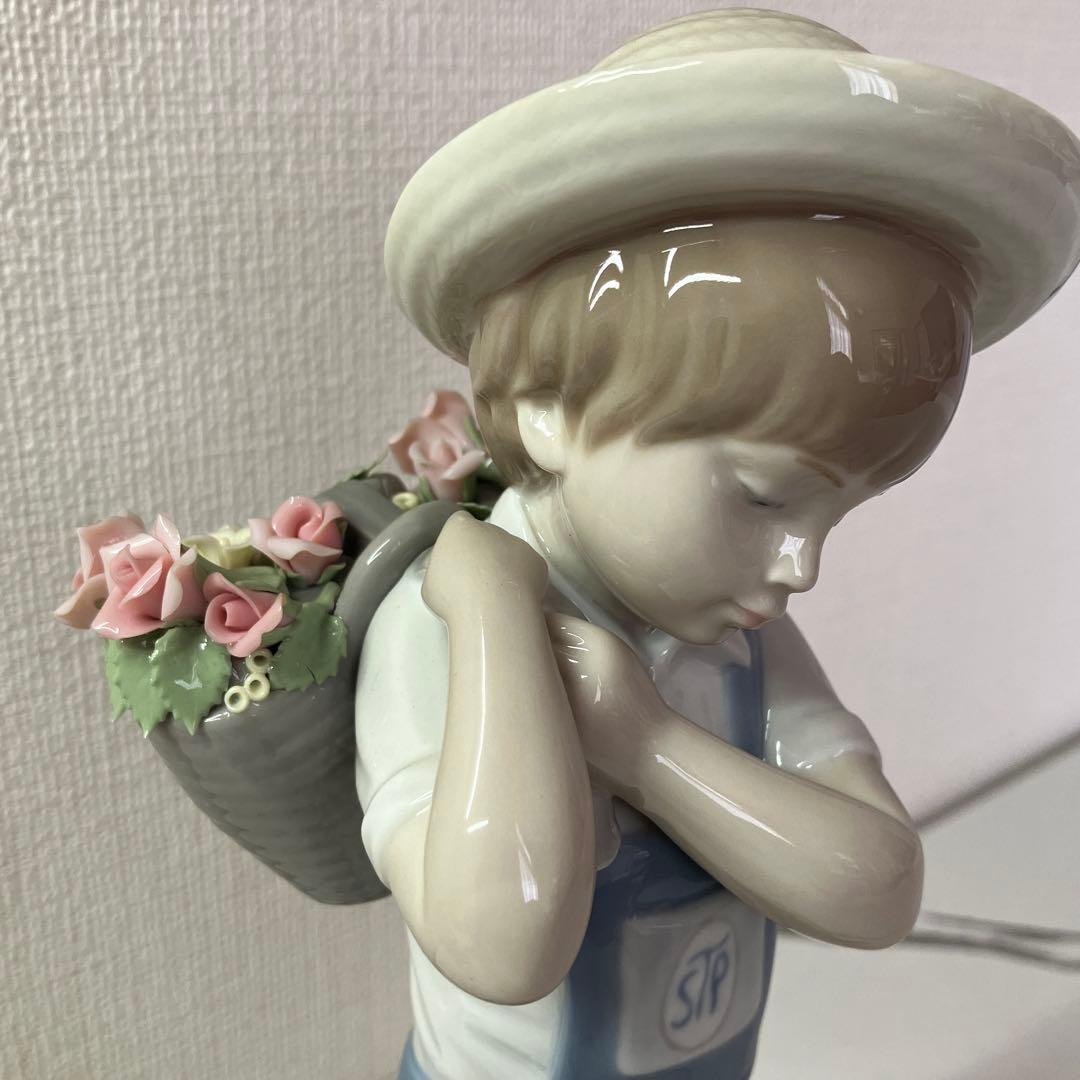 LLADRO リヤドロ 01286 花籠を背負う少年 フィギュリン 箱付