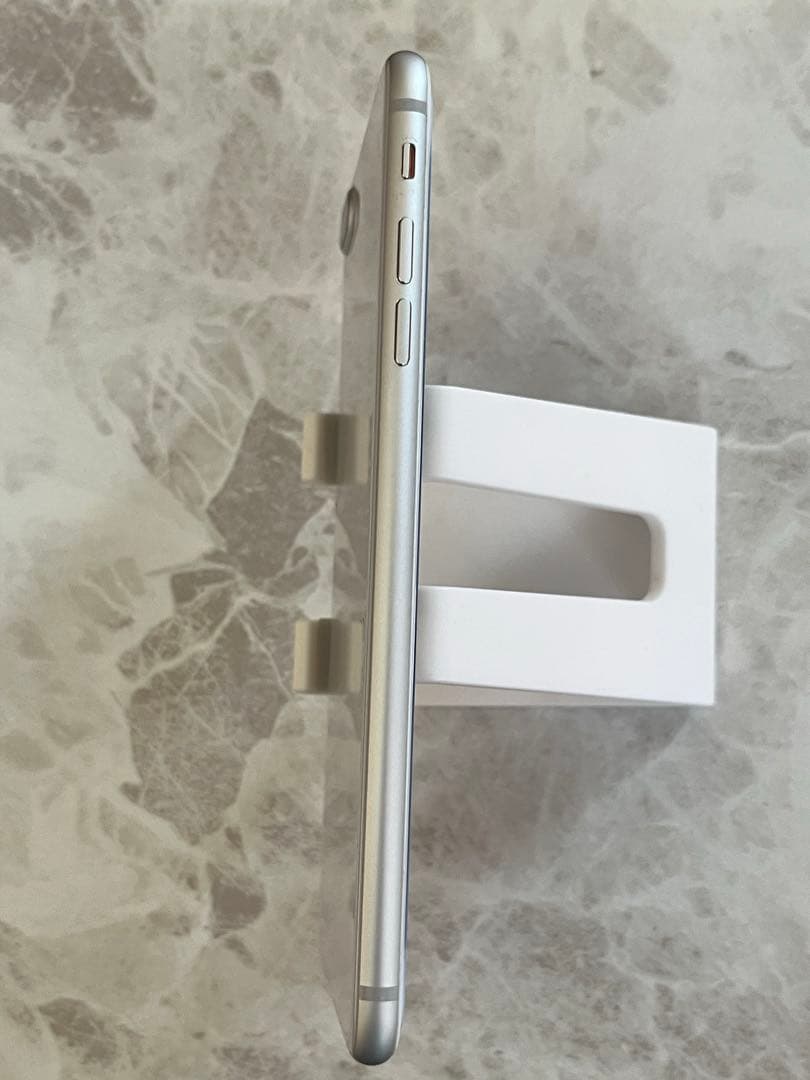 Apple iPhone 8 Plus シルバー 本体　美品