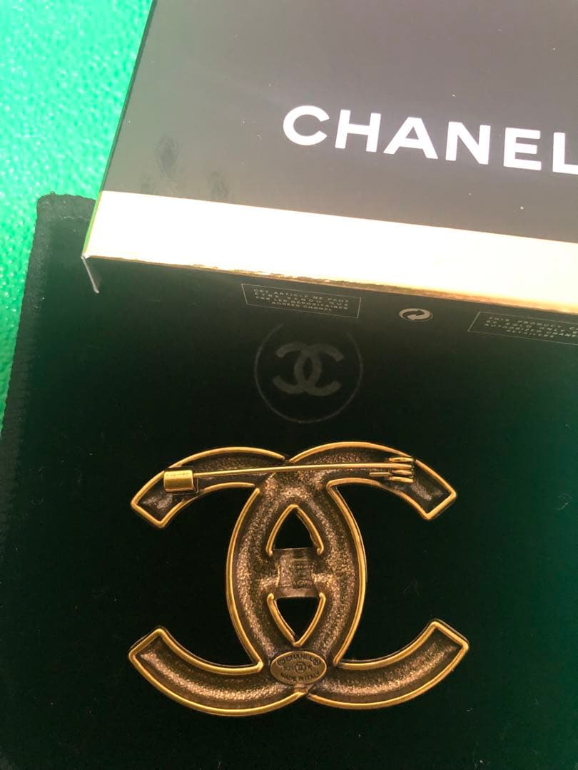 【新品・未使用】 CCロゴブローチ ブローチ