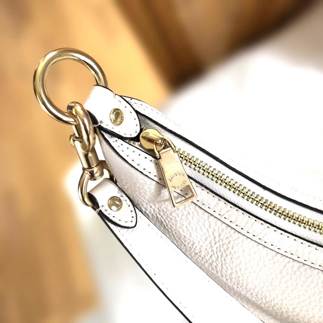 ［かなり美品］コーチ　ハーフムーン　ワンショルダー　バッグ　2way ホワイト系