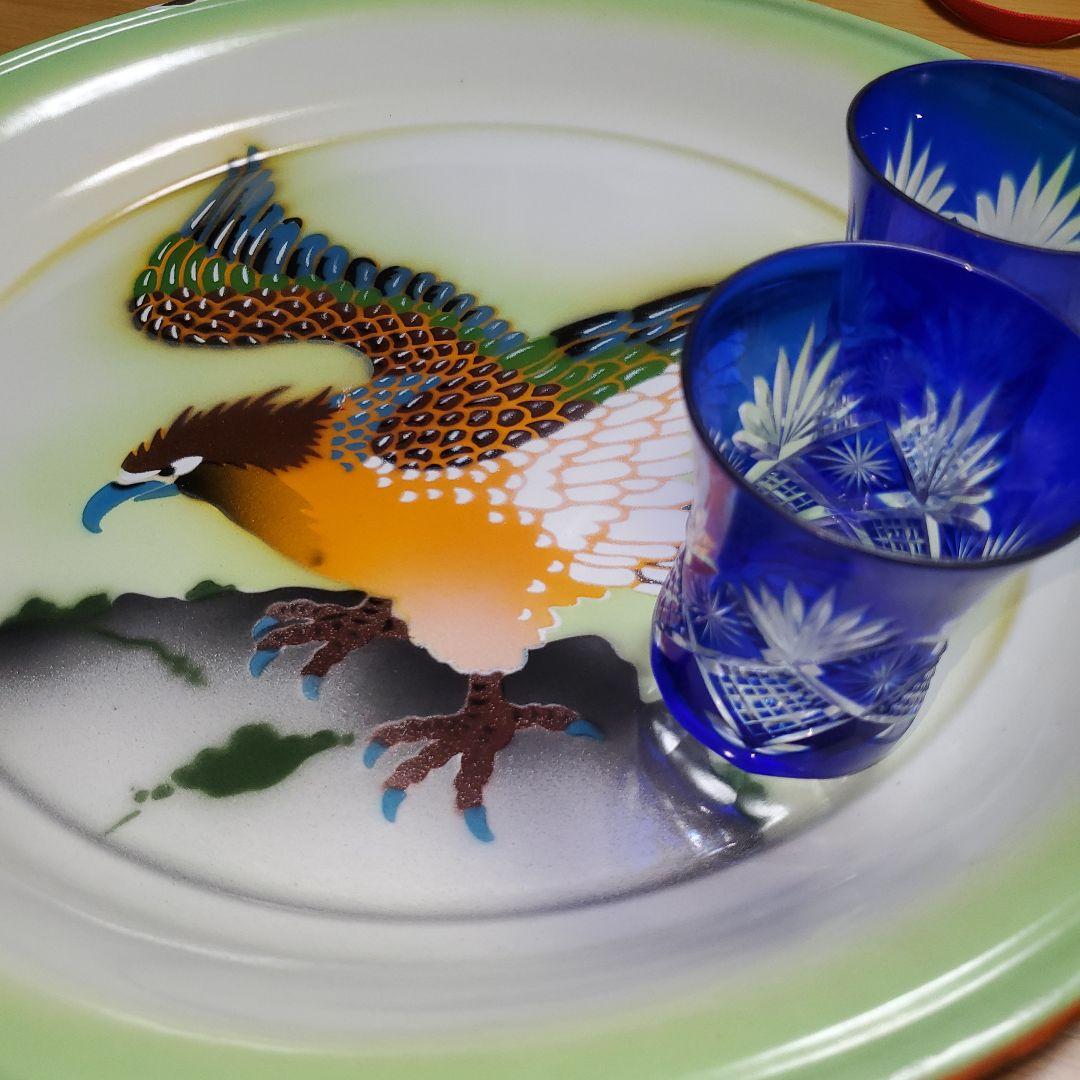 飛翔する鳥のホーロー皿