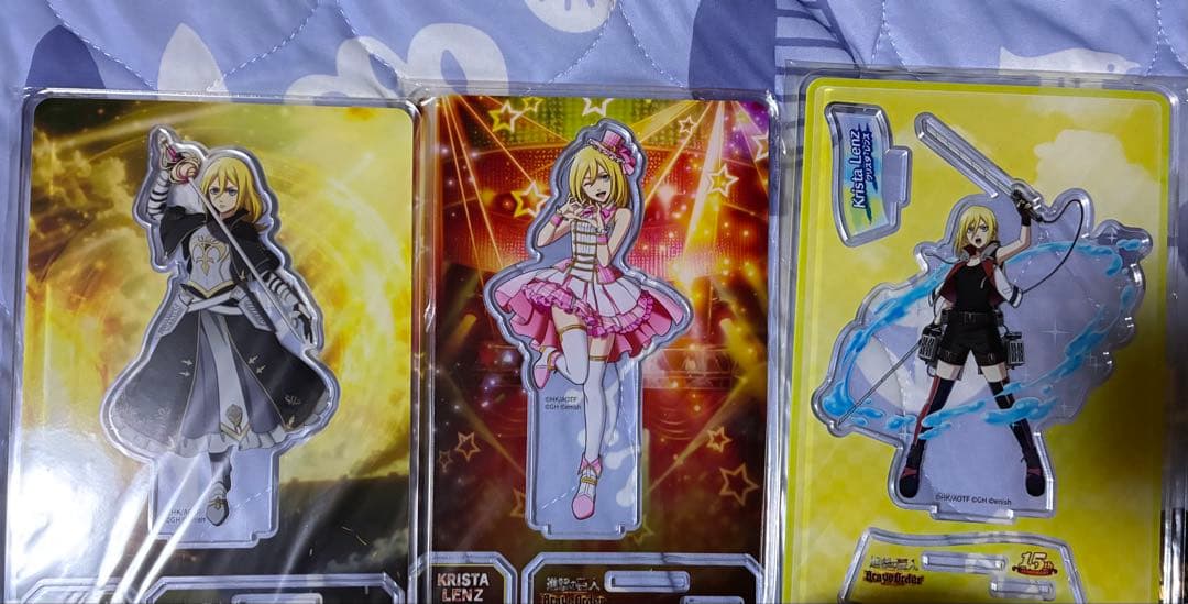 [値下げ中]進撃の巨人 クリスタ・レンズ アクリルスタンド3種セット ブレオダ