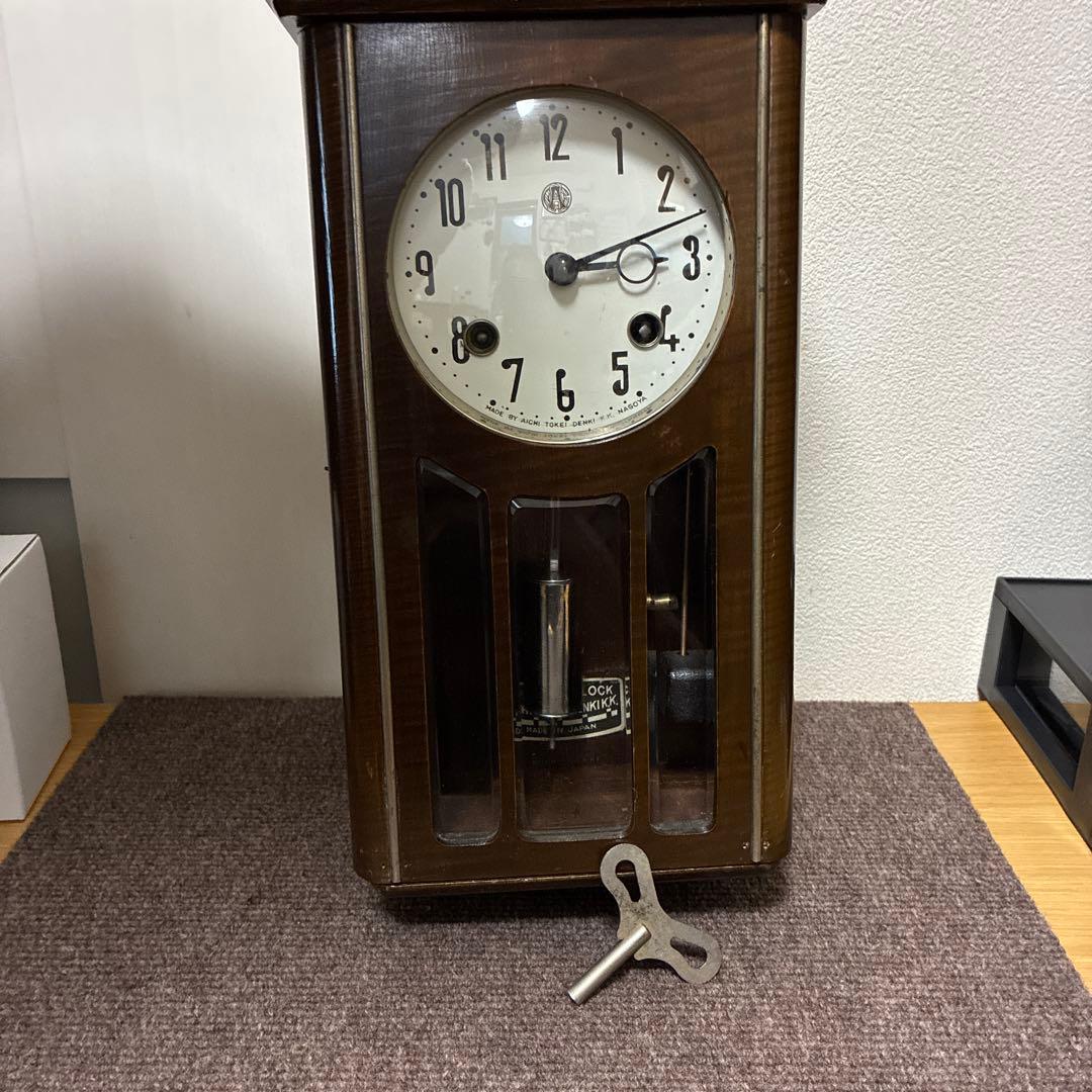 Aichi Tokei Denki ゼンマイ式掛時計 木製巻き鍵付き