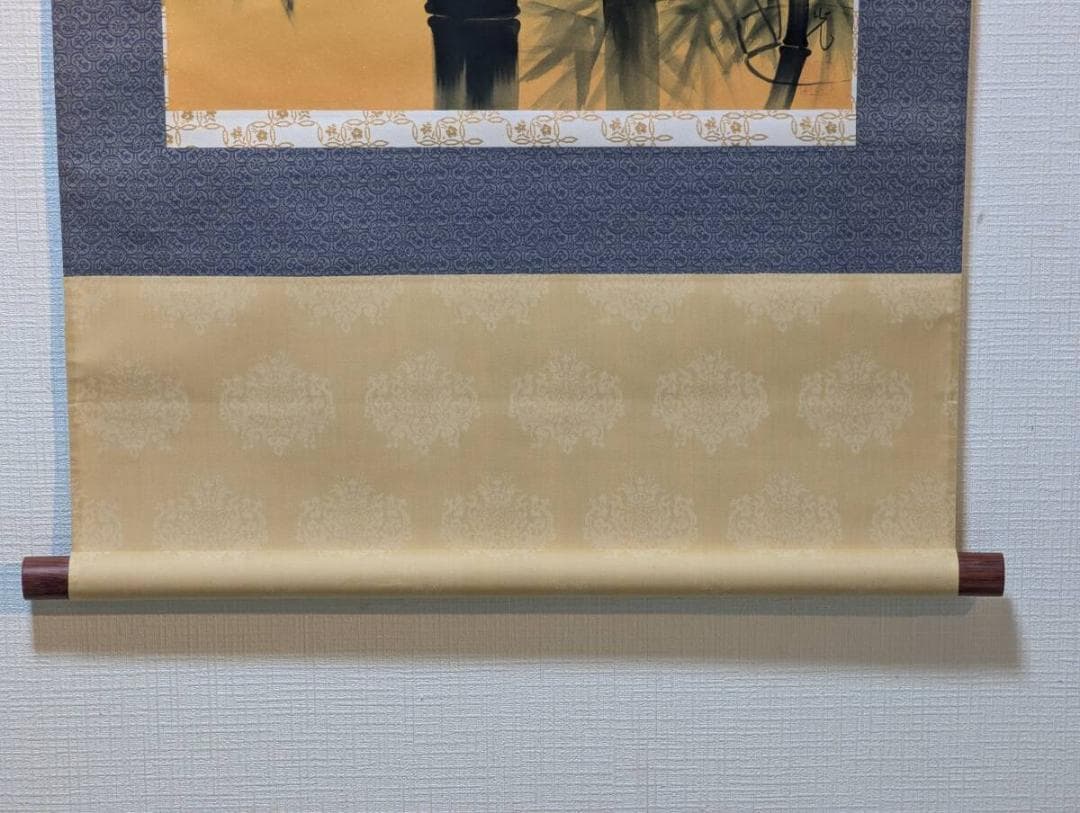 【真作】掛軸　吉田秀光　竹雀　華やぎの和風掛け軸　伝統美　共箱入　S110