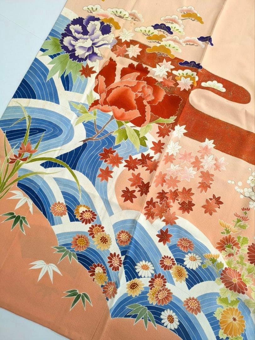 は*ー様 振袖 裄67 作家物 セミアンティーク 一つ紋 青海波に花柄金彩正絹T