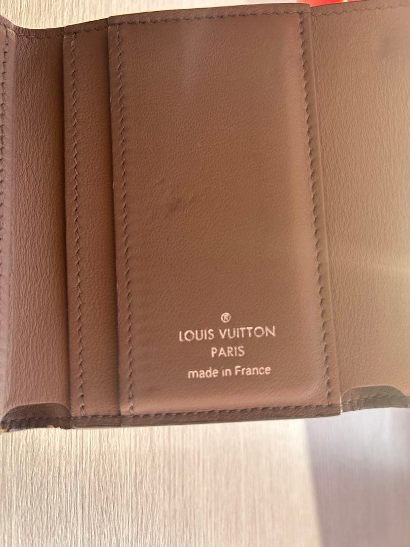 Louis Vuitton ピンク三つ折り財布