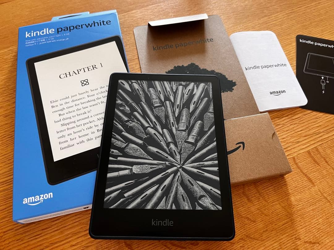 Kindle Paperwhite (8GB)本体6.8㌅色調調節ライト搭載美品