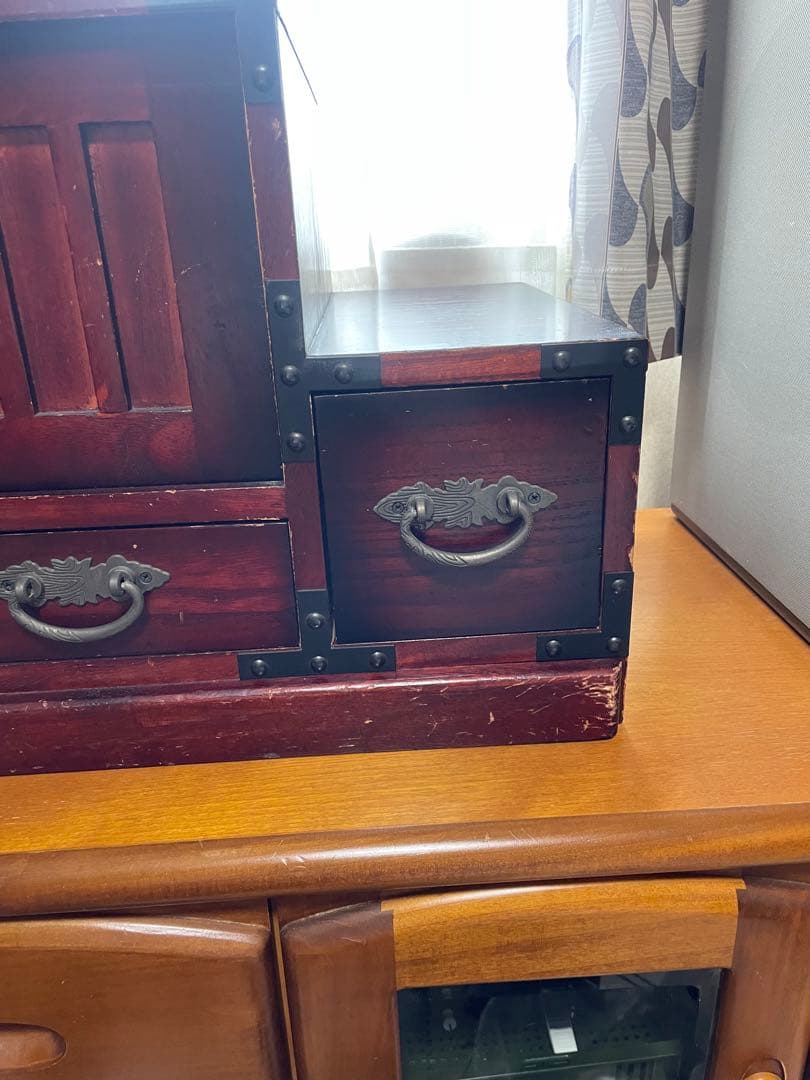 値下！　木製階段状タンス